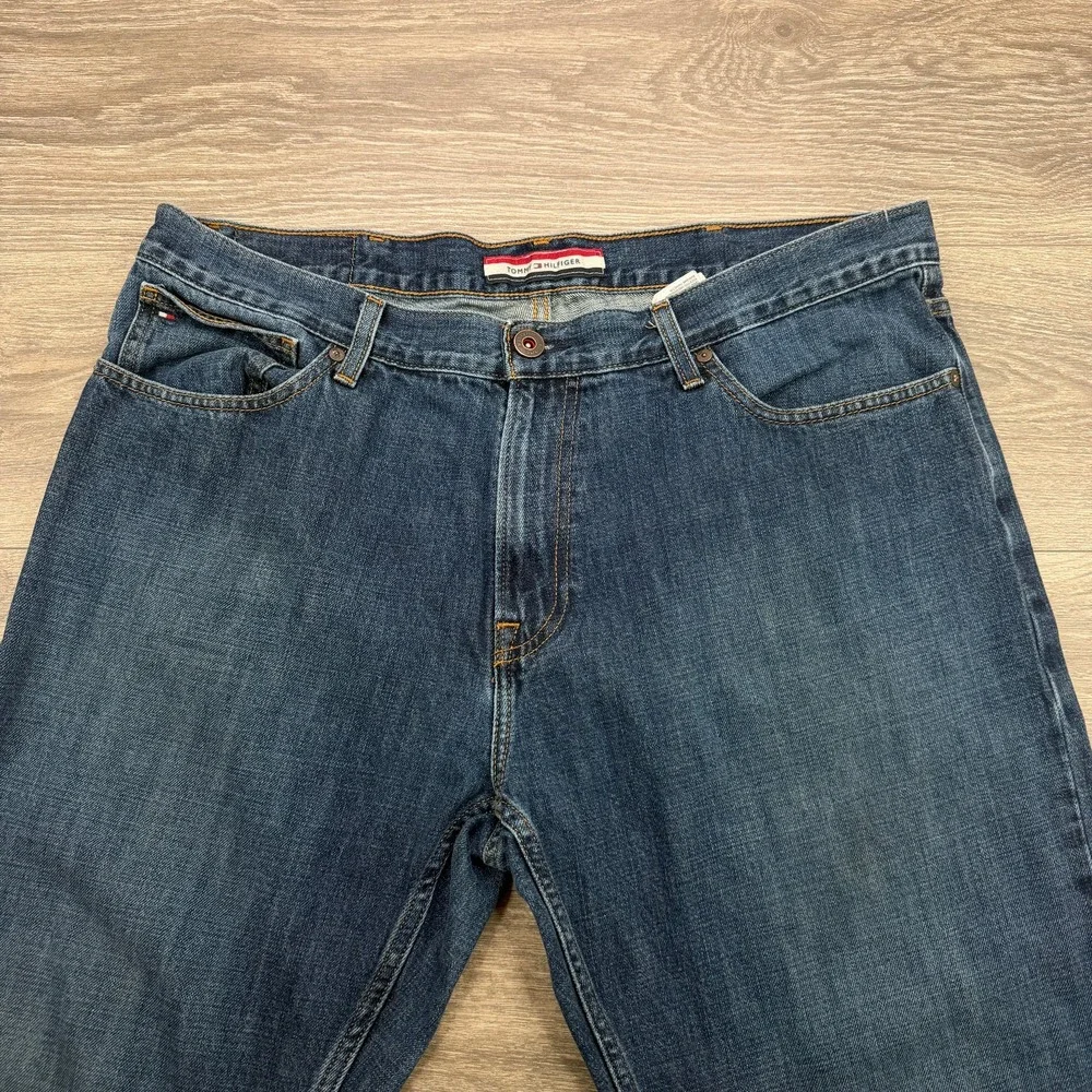 Tommy Hilfiger Jeans Mens 38x32 Blue Baggy Straight Leg Zip Fly 5 Pocket Classic